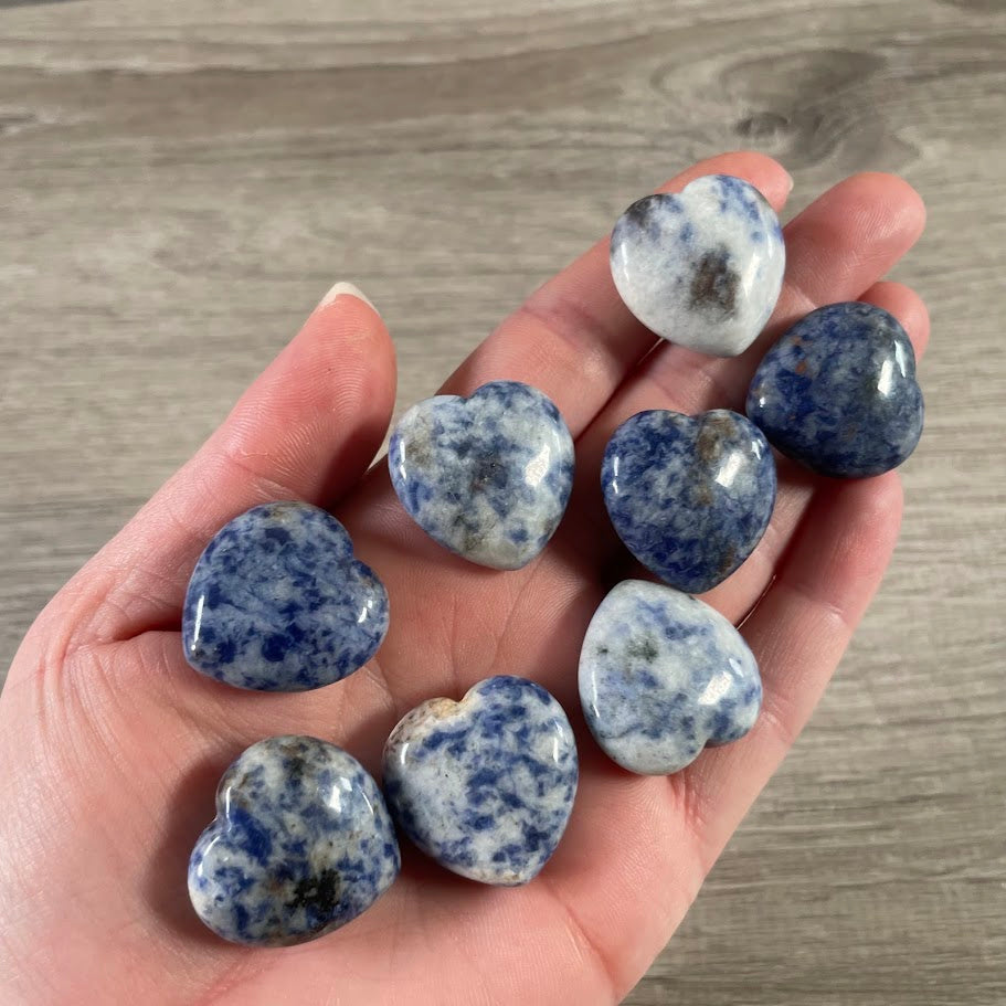 Natural blue spot 1-inch heart-shaped crystal polished gemstone pocket stone