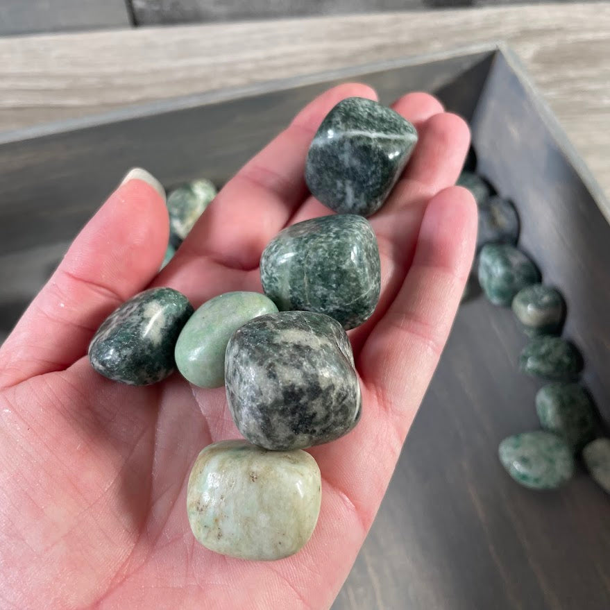 China Jade polished tumbled crystals for crafts and collections