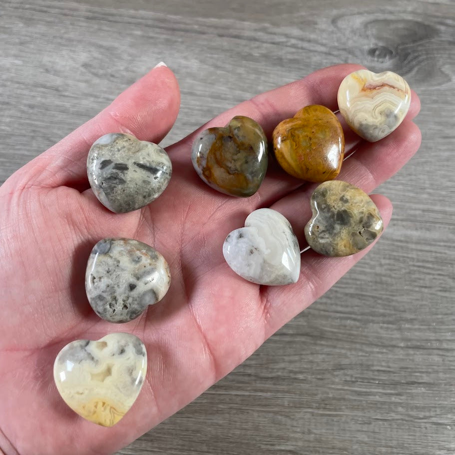crazy lace agate 1-inch polished crystal heart small gemstone carving for wholesale shops