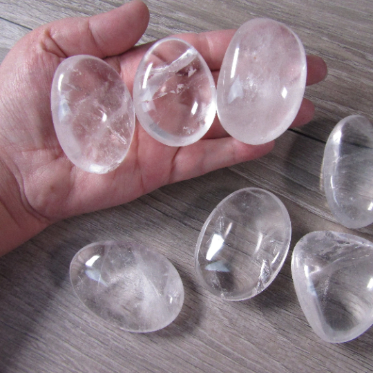 Clear Quartz Bulk Crystals Palm Stones for Crystal Healers