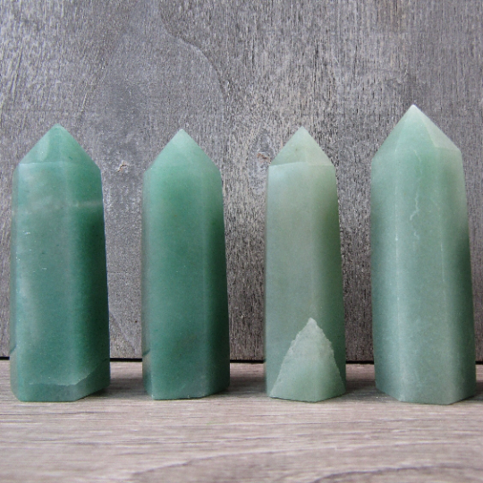 aventurine polished natural gemstone obelisk in bulk for resale