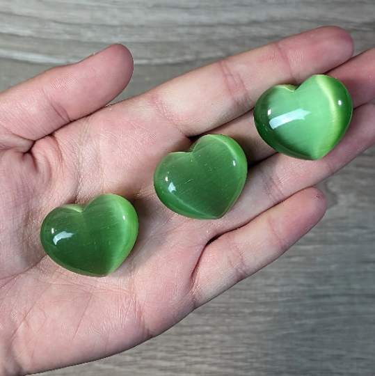 Vibrant Color Chatoyant Cat's Eye Heart Wholesale