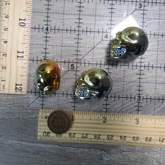 Iridescent Aura Electroplated Glass Skulls - Wholesale Decor
