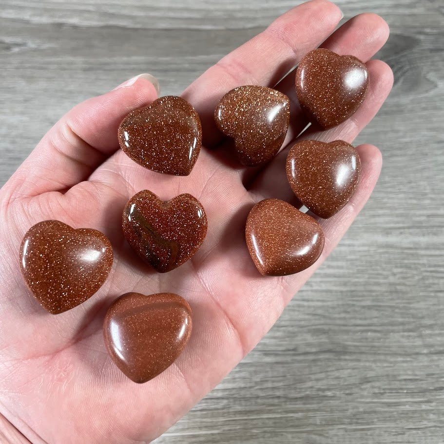 1-inch puffy goldstone heart natural polished gemstone crystal for wholesale