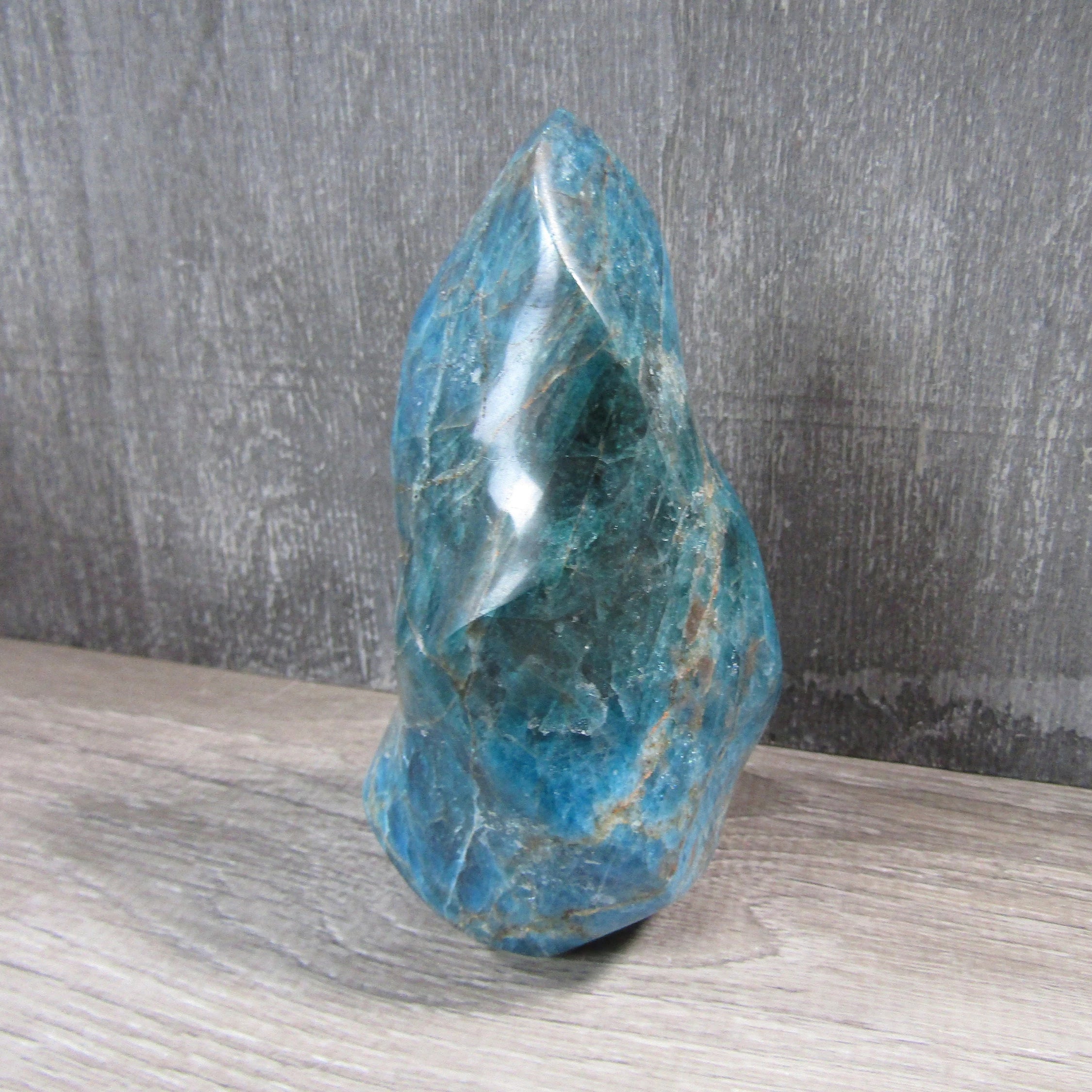 apatite flame-shaped gemstone decor