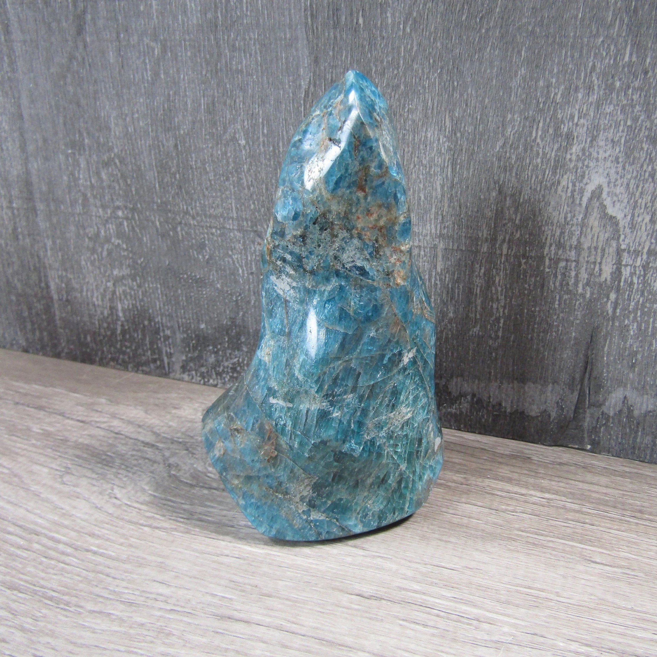 apatite hand-carved gemstone sculptures