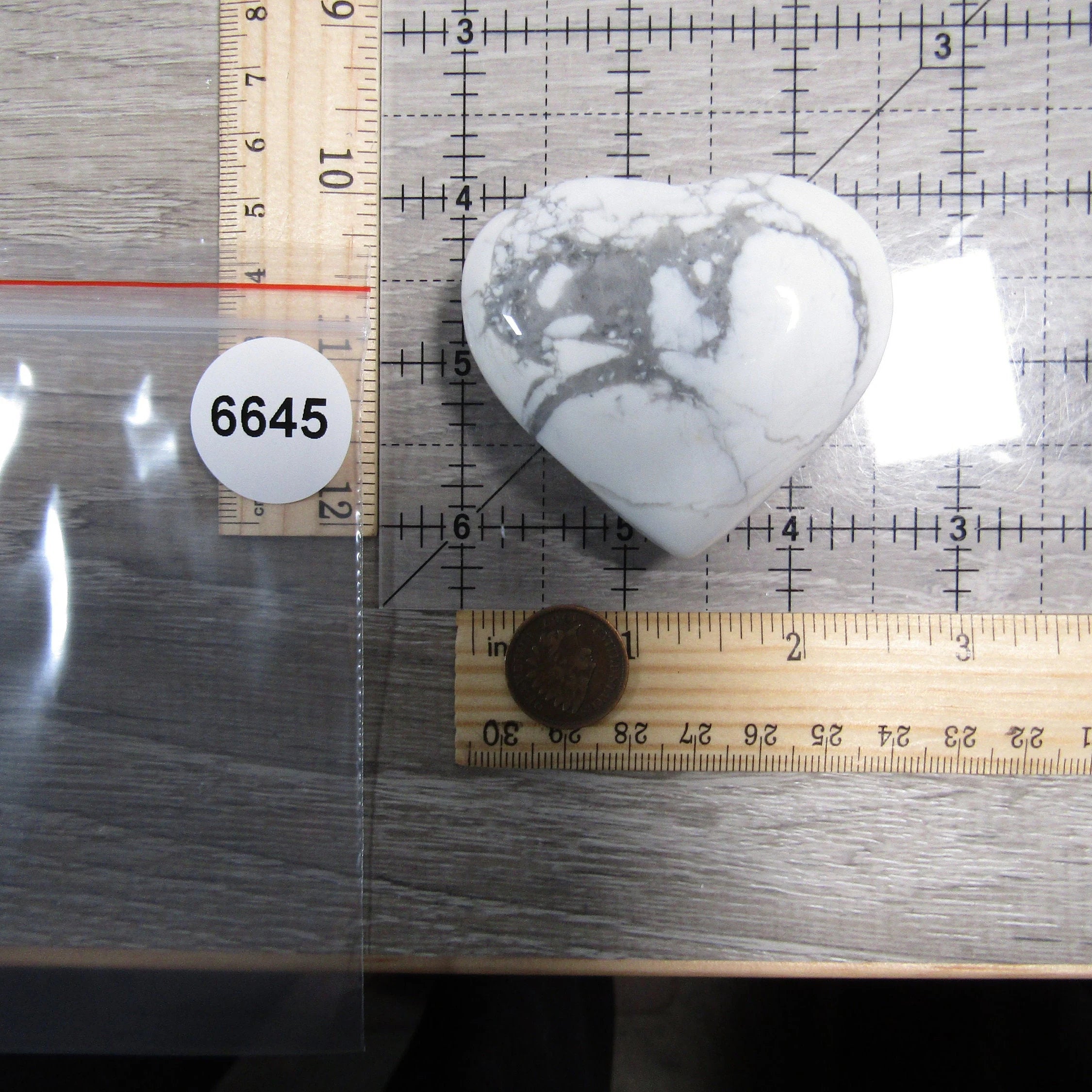 howlite heart for gift shops