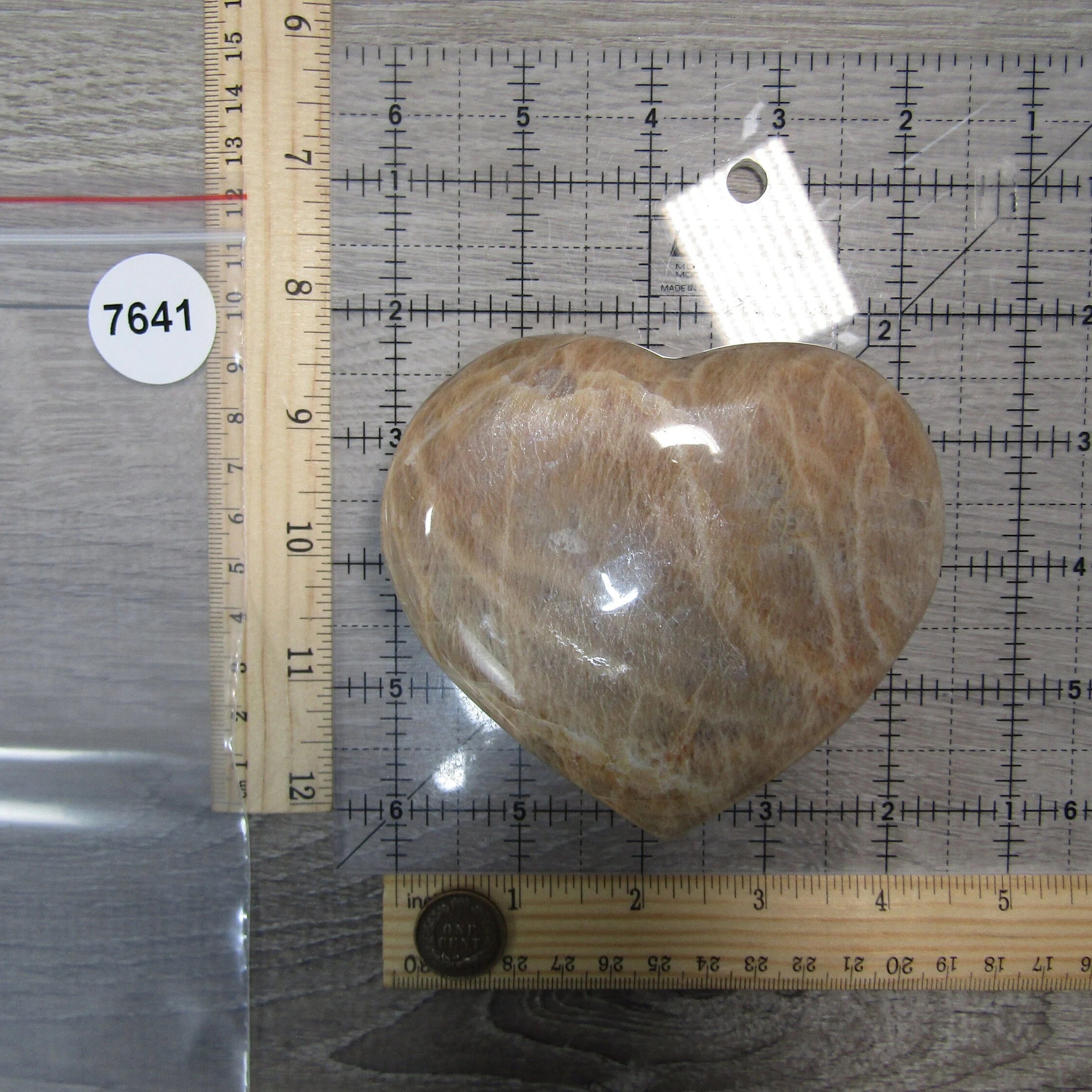 Wholesale Peach Moonstone Heart for Retailers