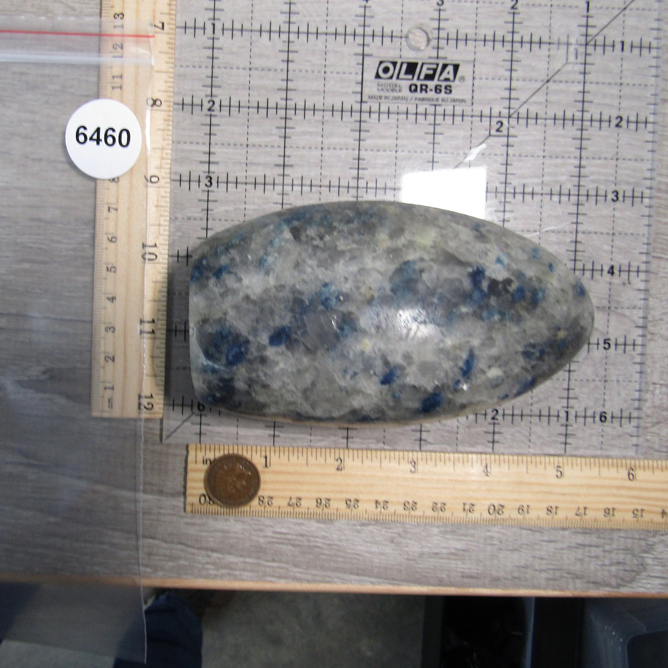 apatite in cleavelandite free form