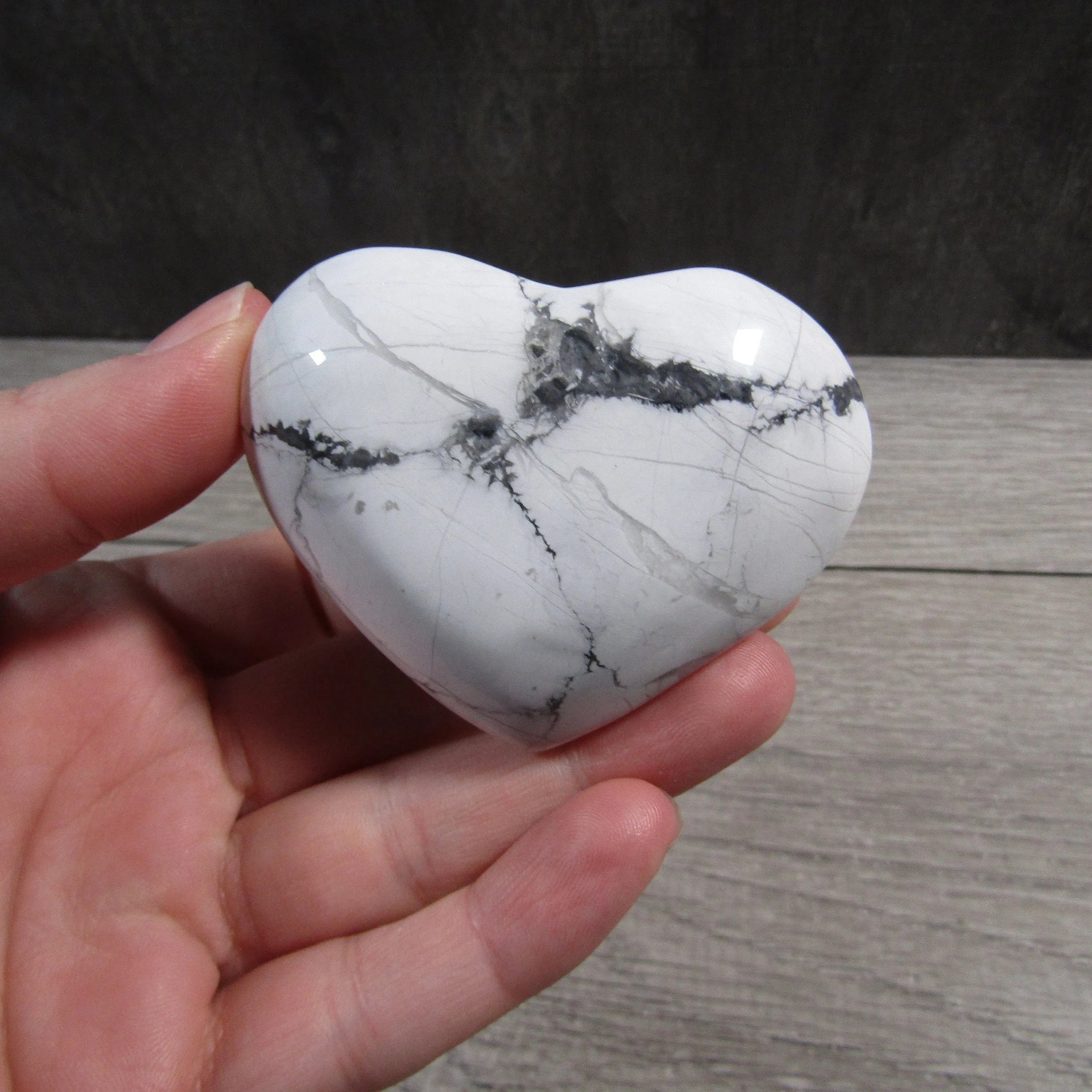 Large Howlite heart crystal - wholesale