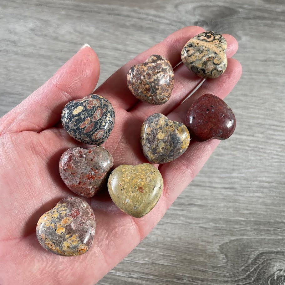 1-inch leopardskin jasper gemstone pocket heart polished crystal for wholesale retail