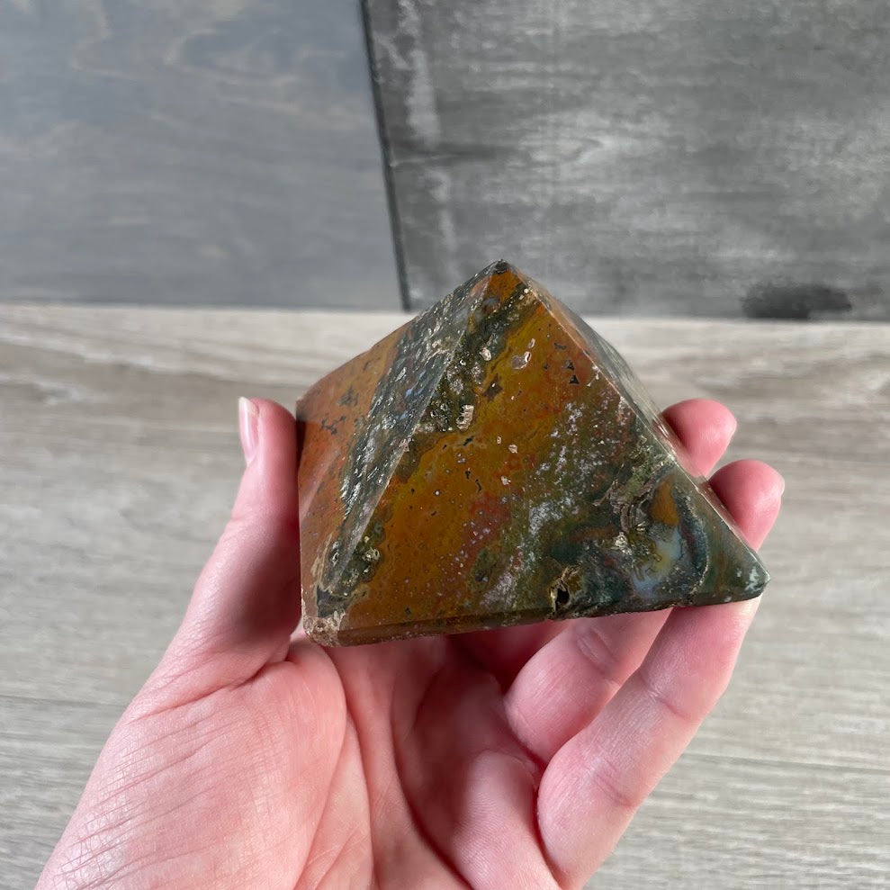 crystal pyramids from Brazil for wholesale