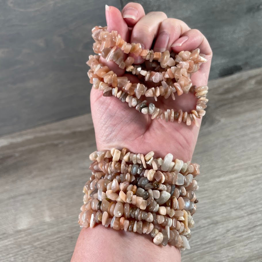 Polished natural stone chip bracelets in moonstone gemstone colors for bulk wholesale