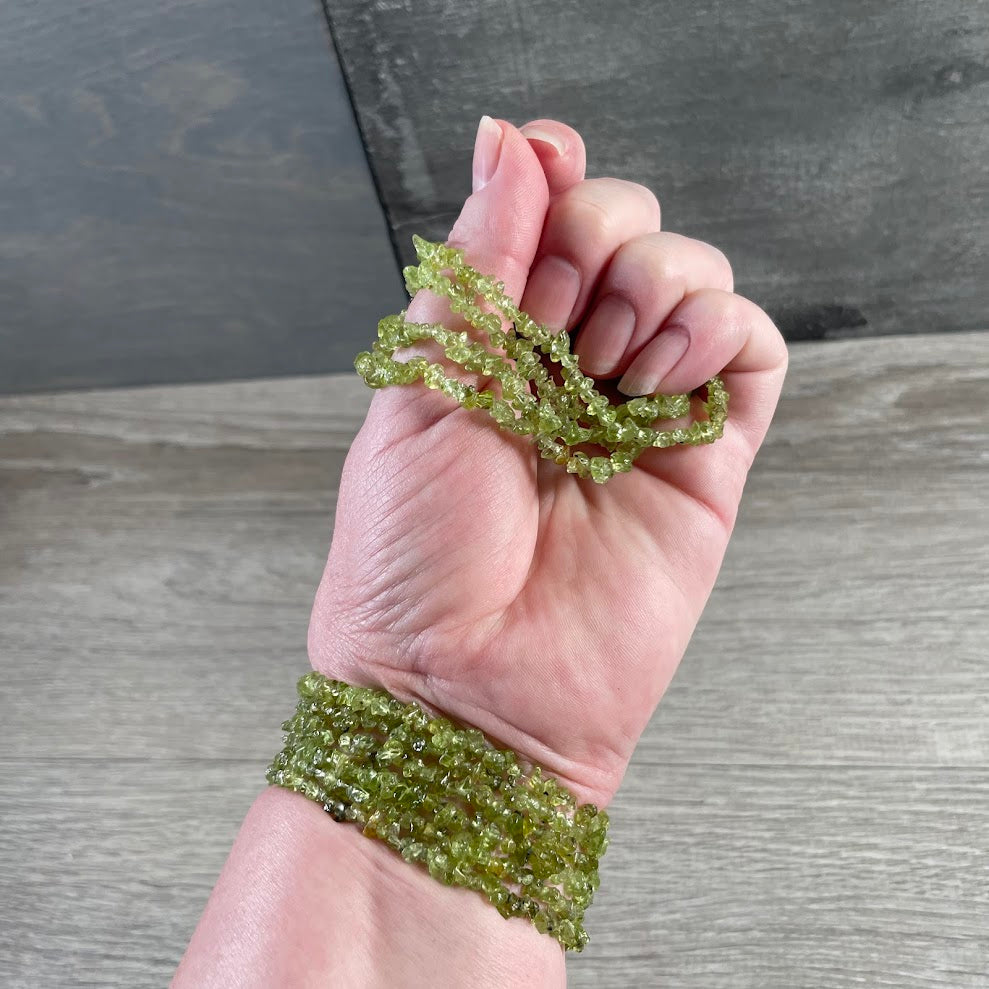 peridot energy stone chip bracelets wholesale supplier