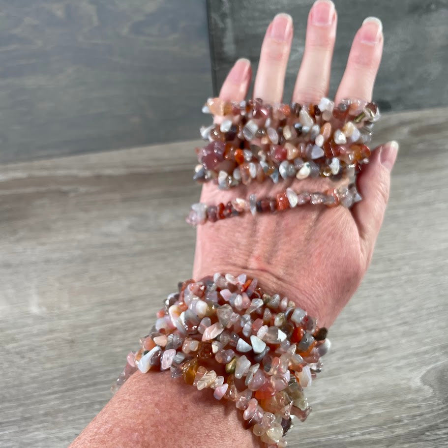 Natural persian agate crystal chip bracelets for gift stores and wholesale jewelry suppliers