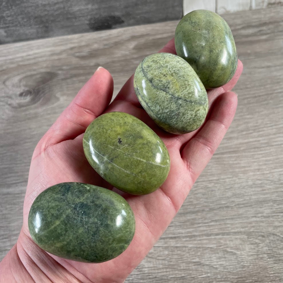 Polished serpentine natural stone palm stones bulk wholesale crystal inventory