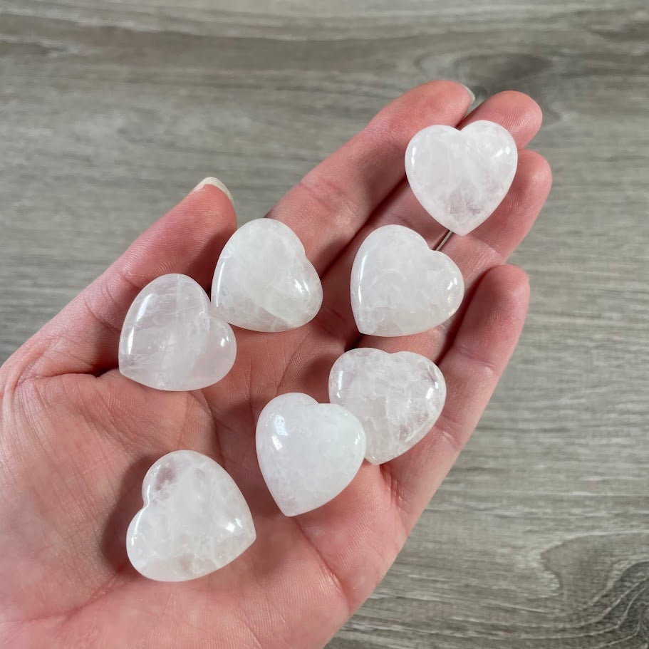 Small polished quartz gemstone heart natural crystal carving for wholesale