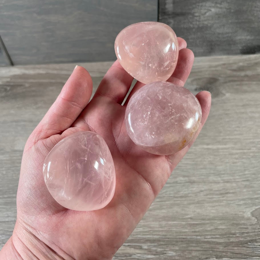 rose quartz polished gemstone crystals for wholesale palm stone retail assortments