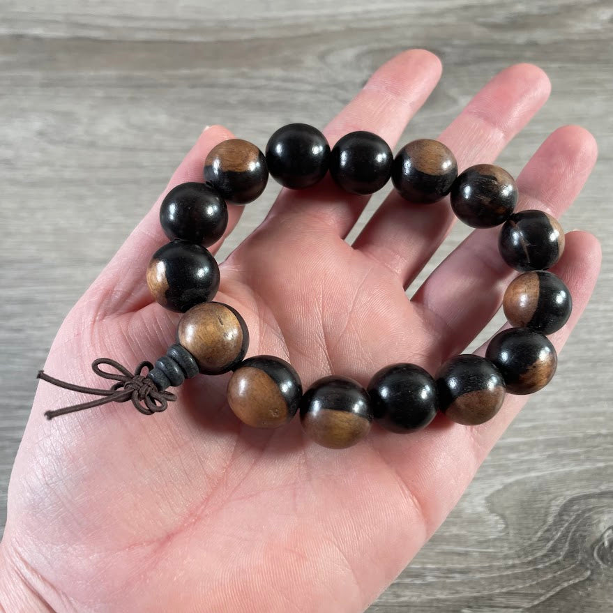 Wholesale wood bead jewelry bracelet for gift shops and affordable accessory displays