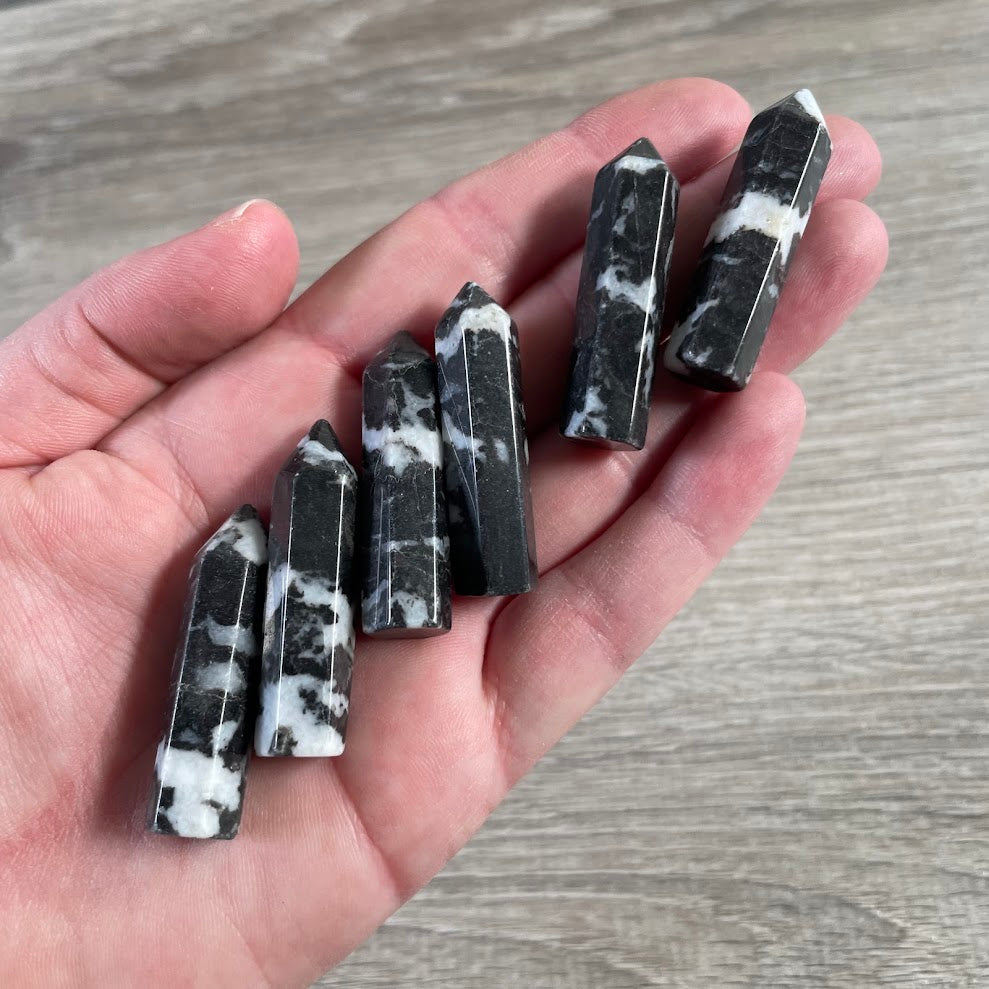 zebra-stone-Small crystal points wholesale for jewelry making and gridding