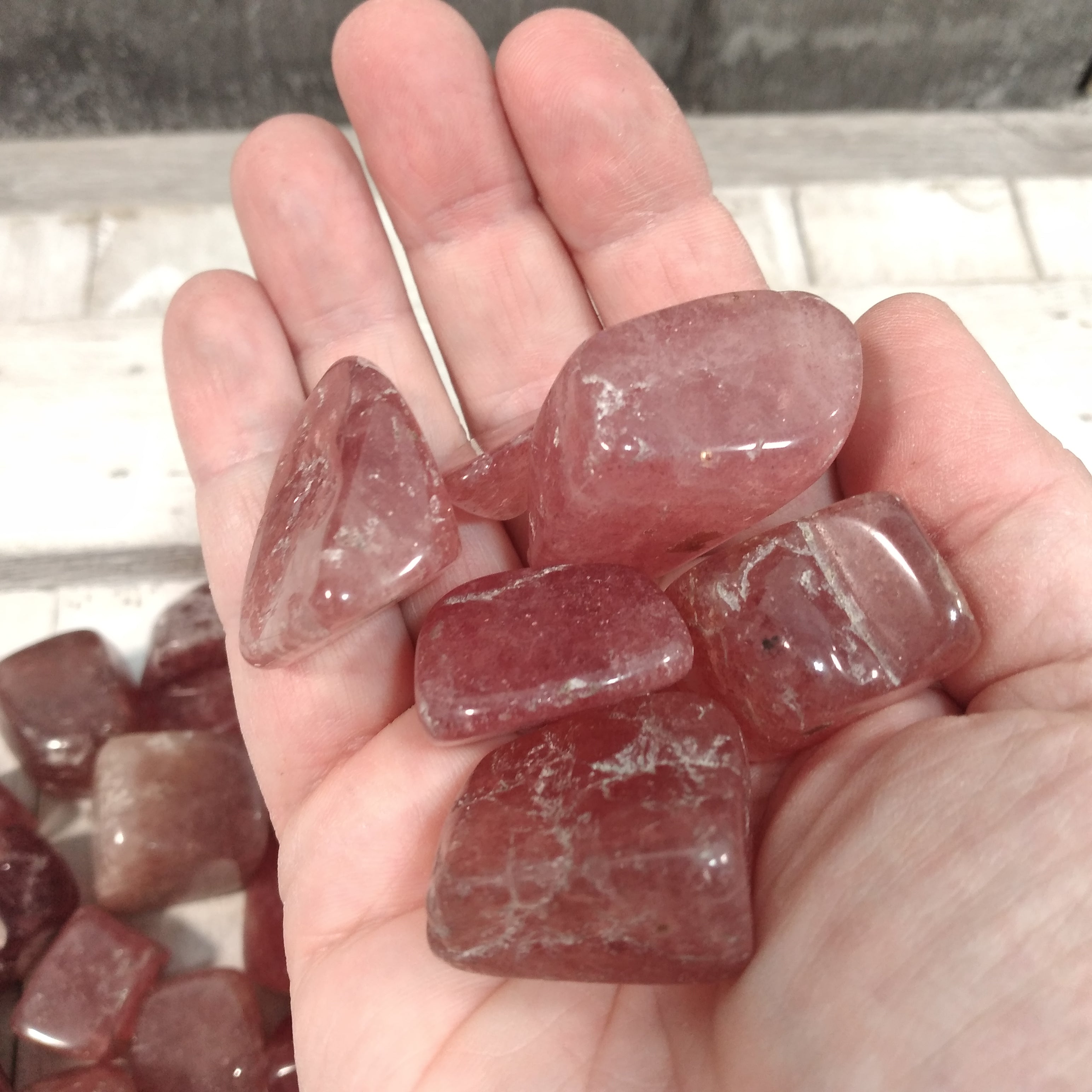 Tumbled pink quartz bulk stones for metaphysical stores