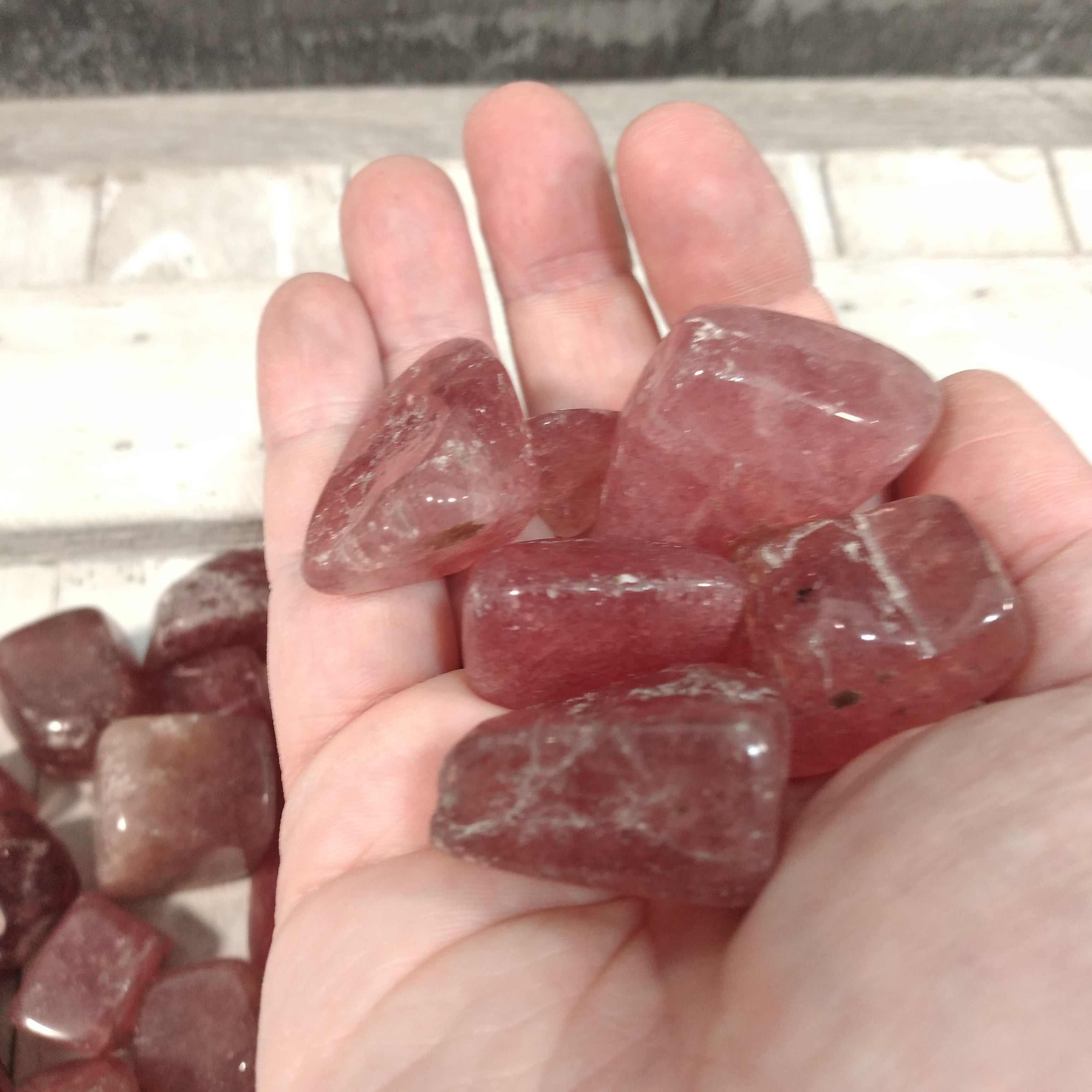 Wholesale strawberry quartz tumbled stones for gift boutiques