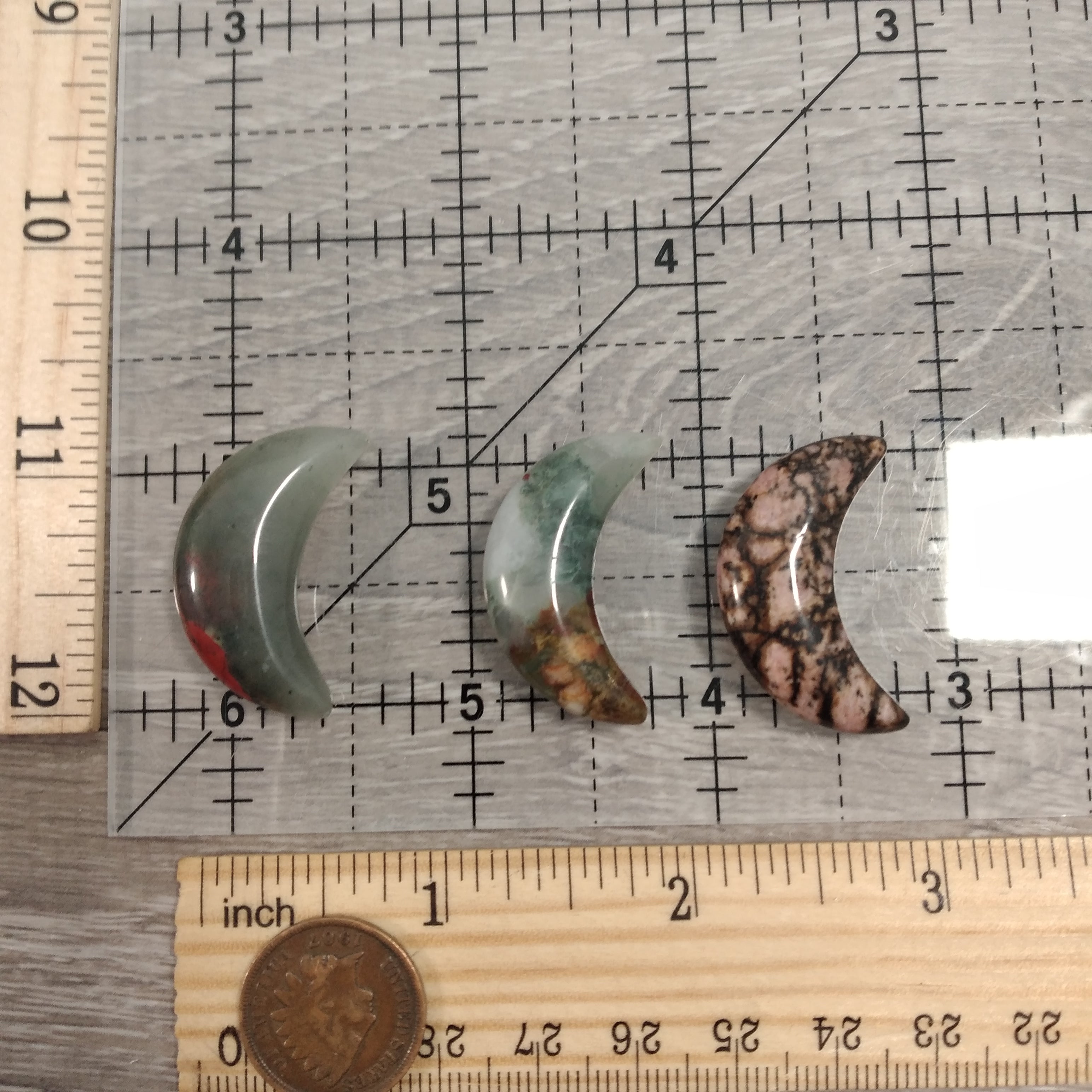 Gemstone Moons Assorted  – 1 Inch Crescent Moon Carvings