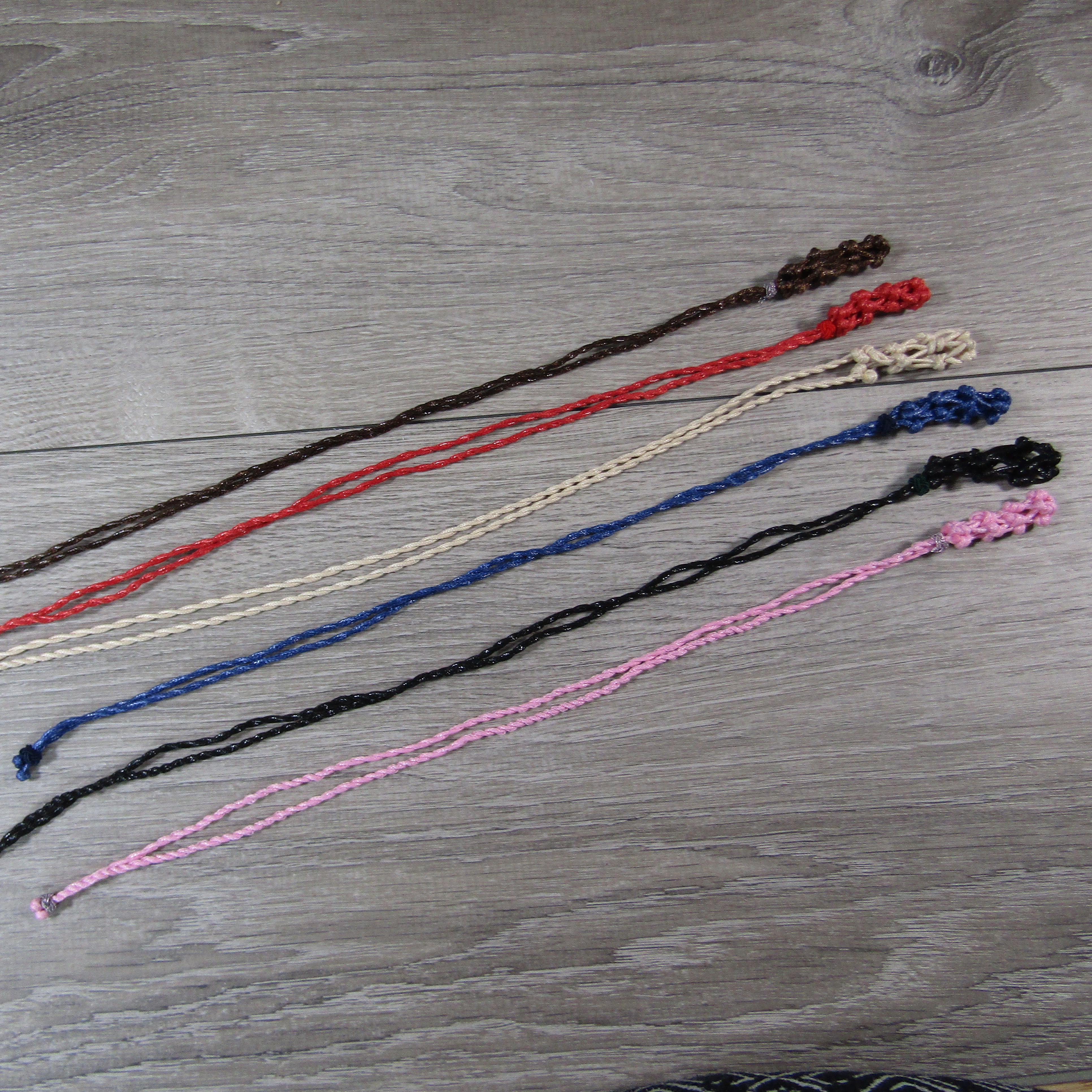 Macrame necklace in assorted colors for wholesale
