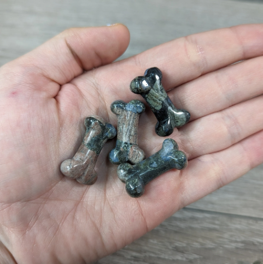 Que sera sera gemstone gift item for dog lovers