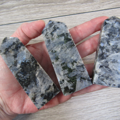 wholesale larvikite flat crystal tower display