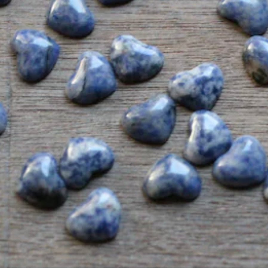 sodalite wholesale crystal heart shaped cabochons
