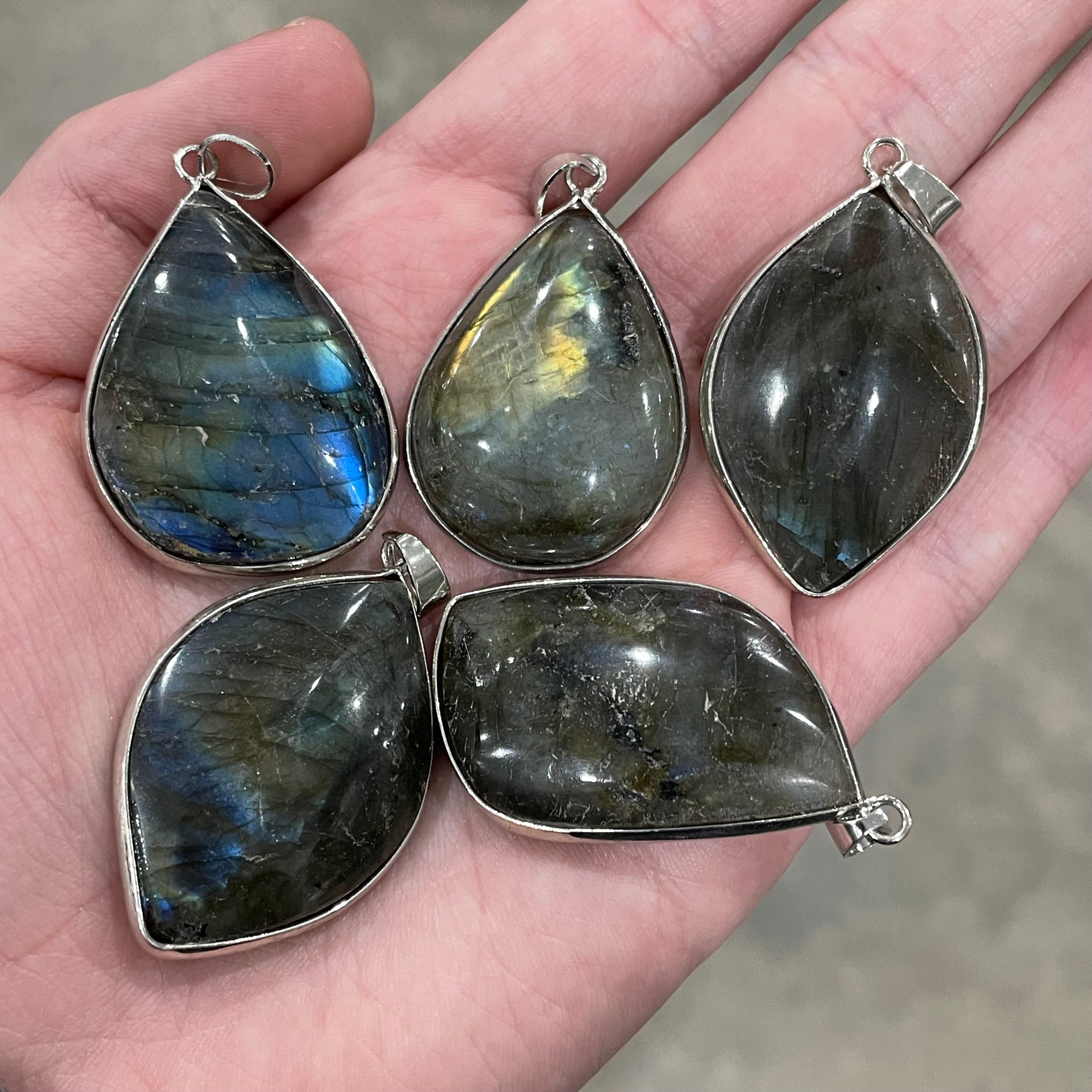 Wholesale Labradorite crystal pendants with iridescent flashes