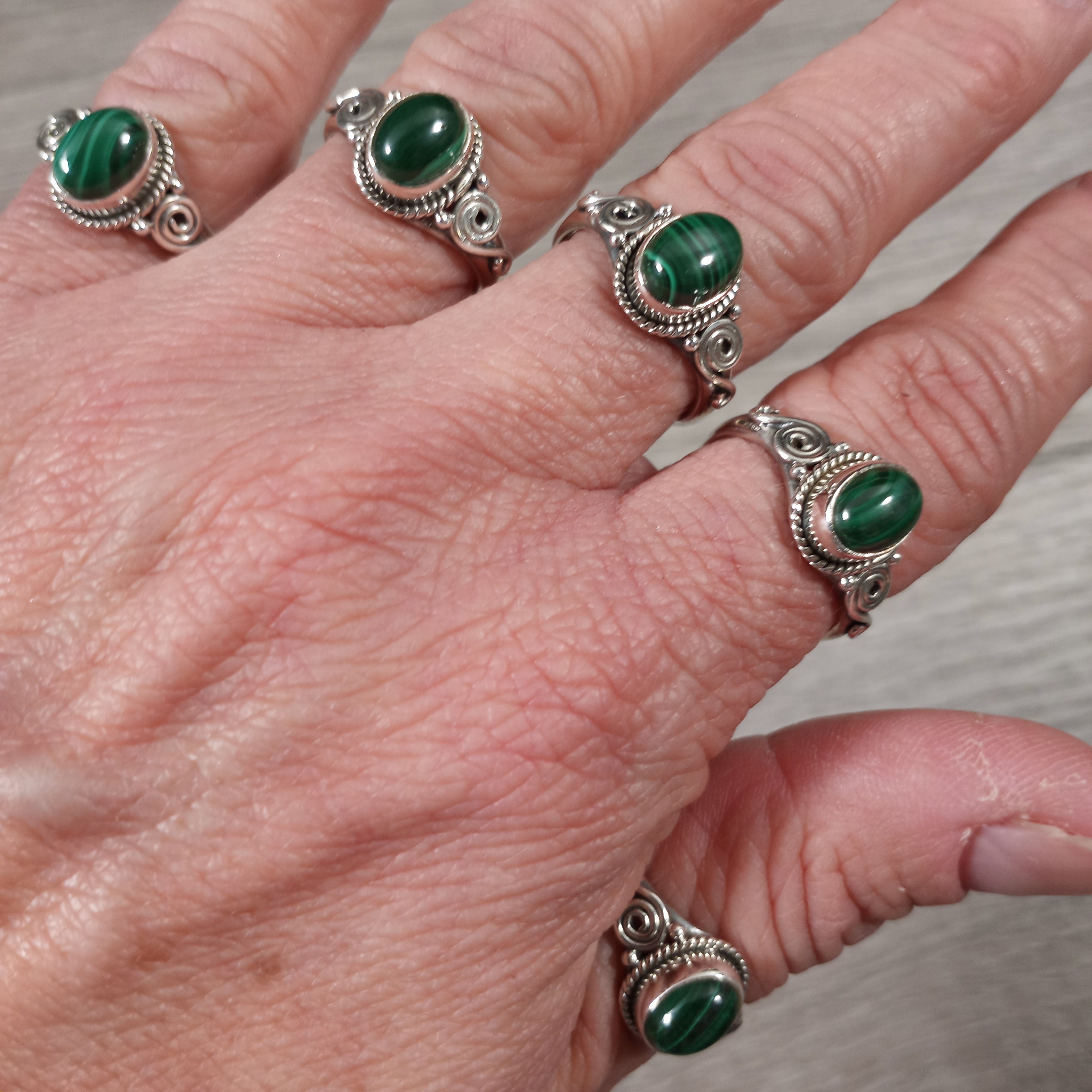 Sterling Silver Ring with 925 Vintage Double Swirl band and malachite center stone