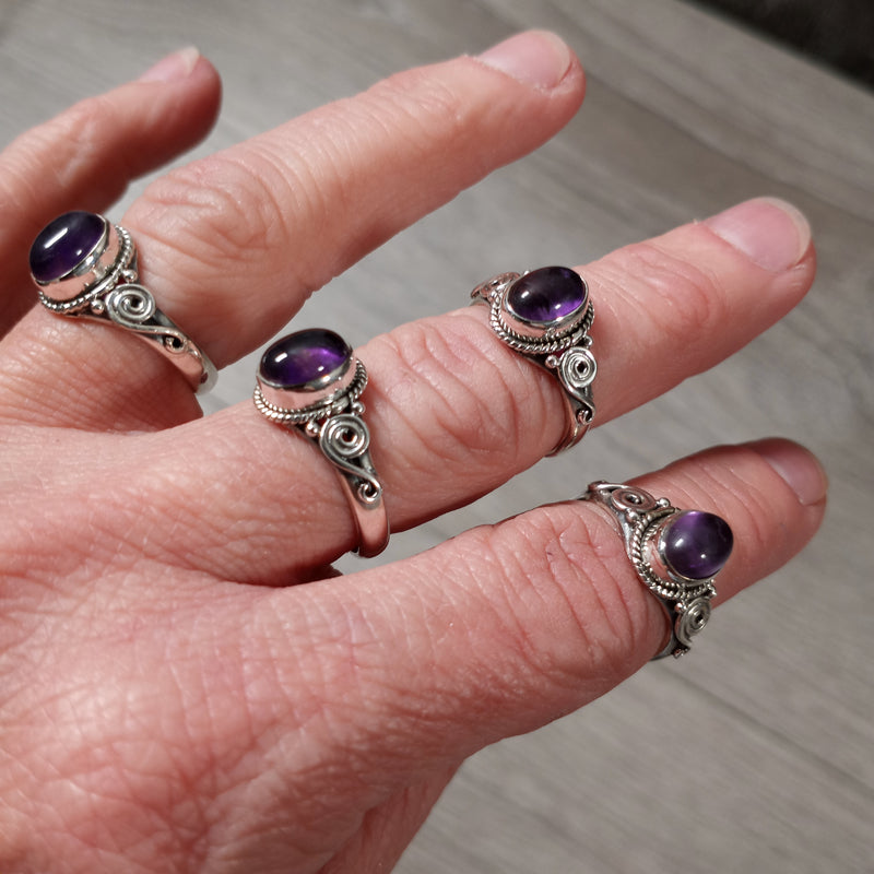 Sterling Silver Ring with 925 Vintage Double Swirl band and amethyst center stone