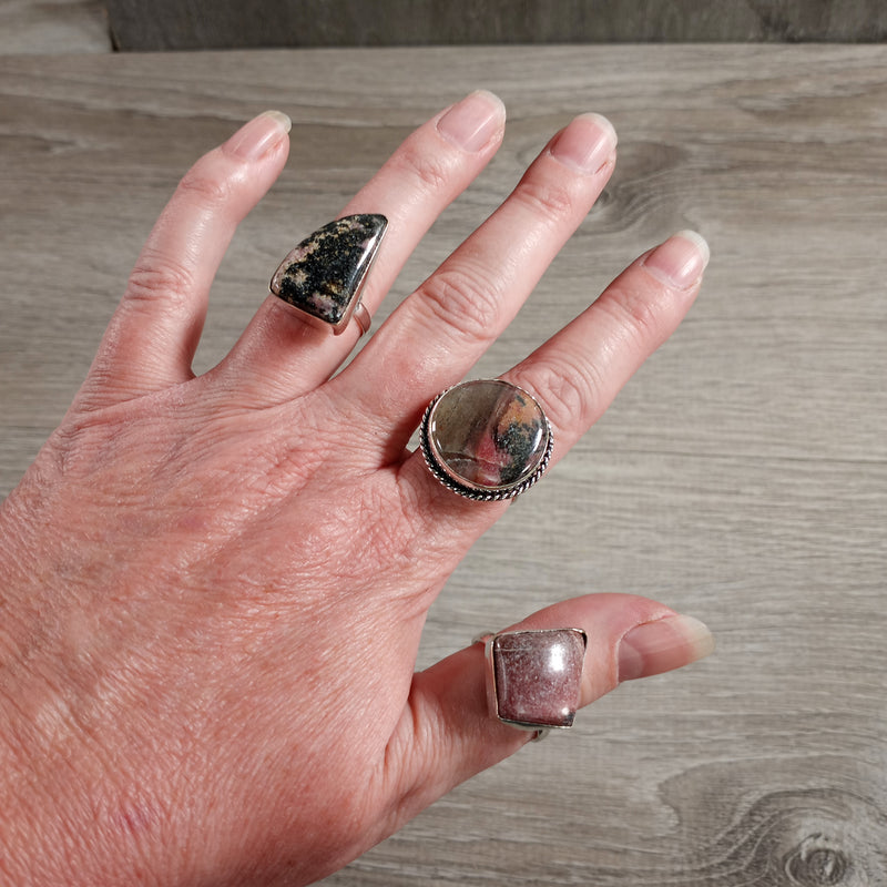 Gemstone Pot Metal Rings in Assorted Sizes