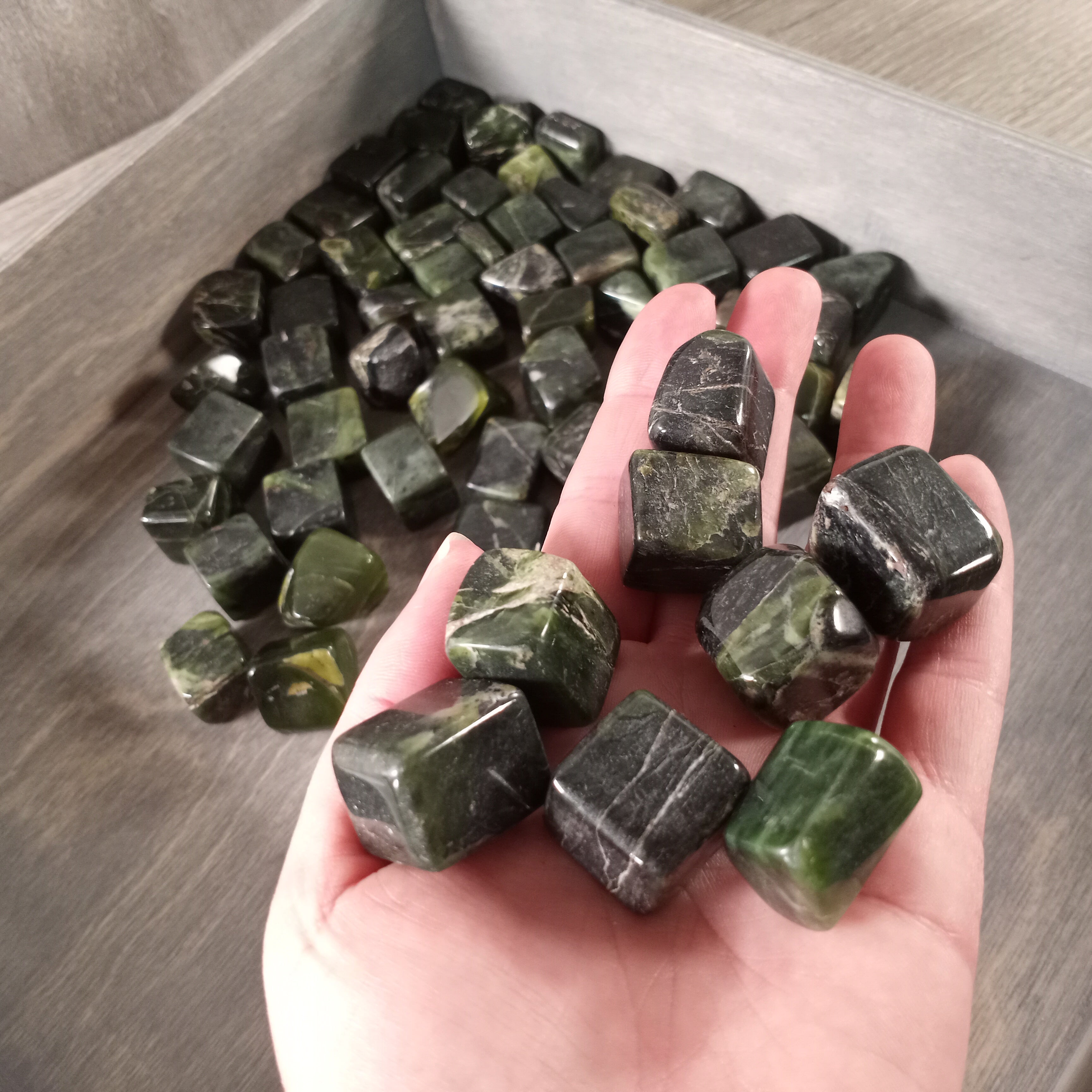 Nephrite Jade Tumbled Stones Cubic 1 Kilo