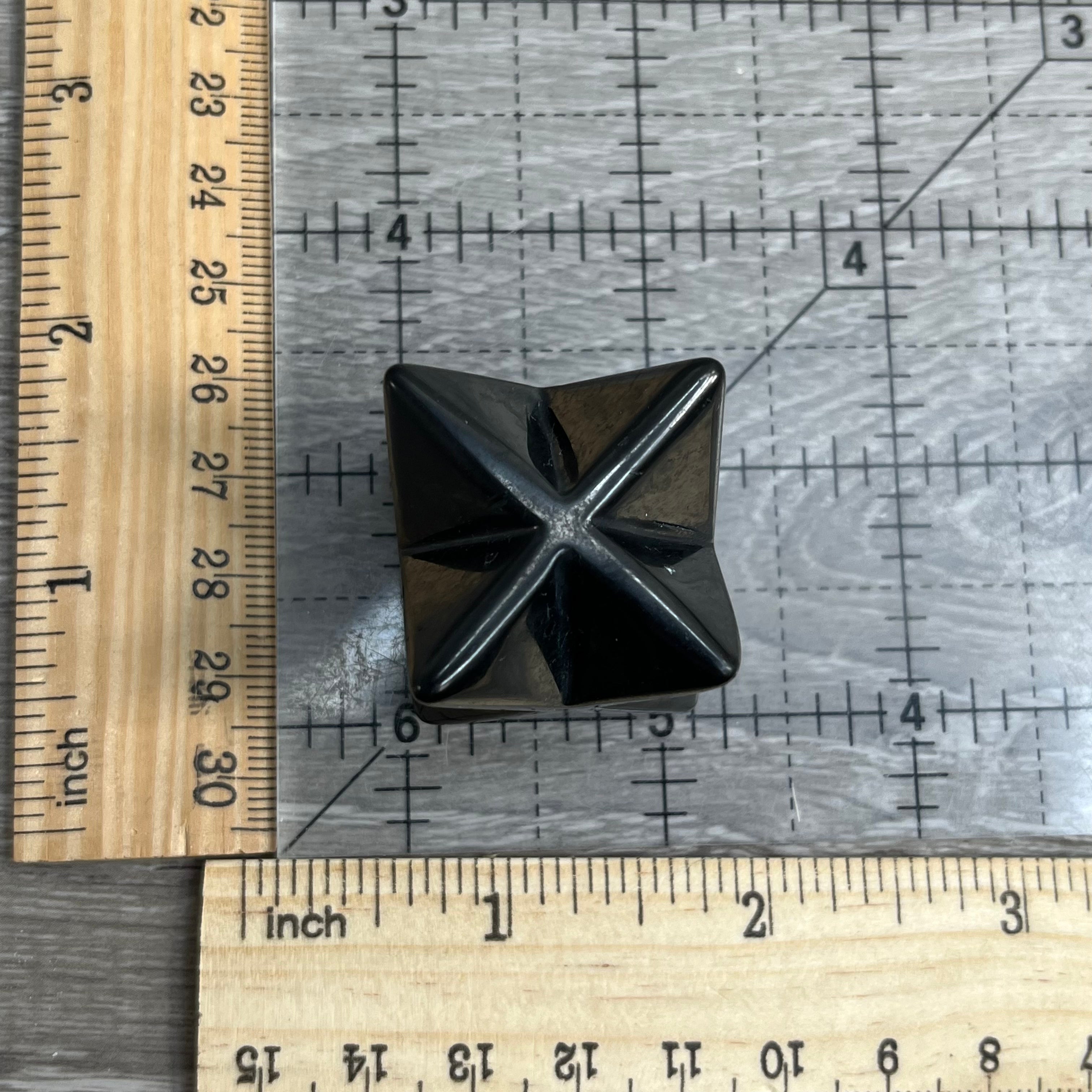 Shungite 30 mm Merkaba