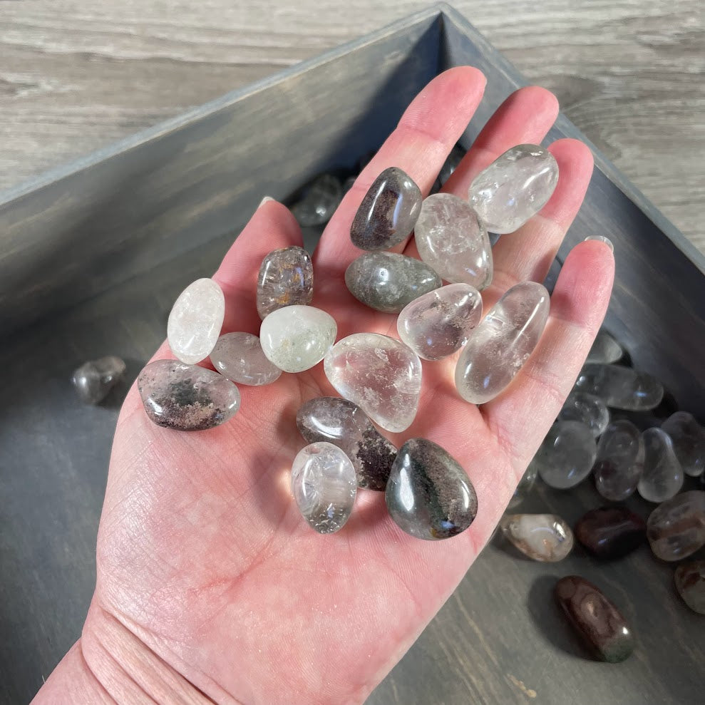 Green inclusion quartz tumbled stones wholesale