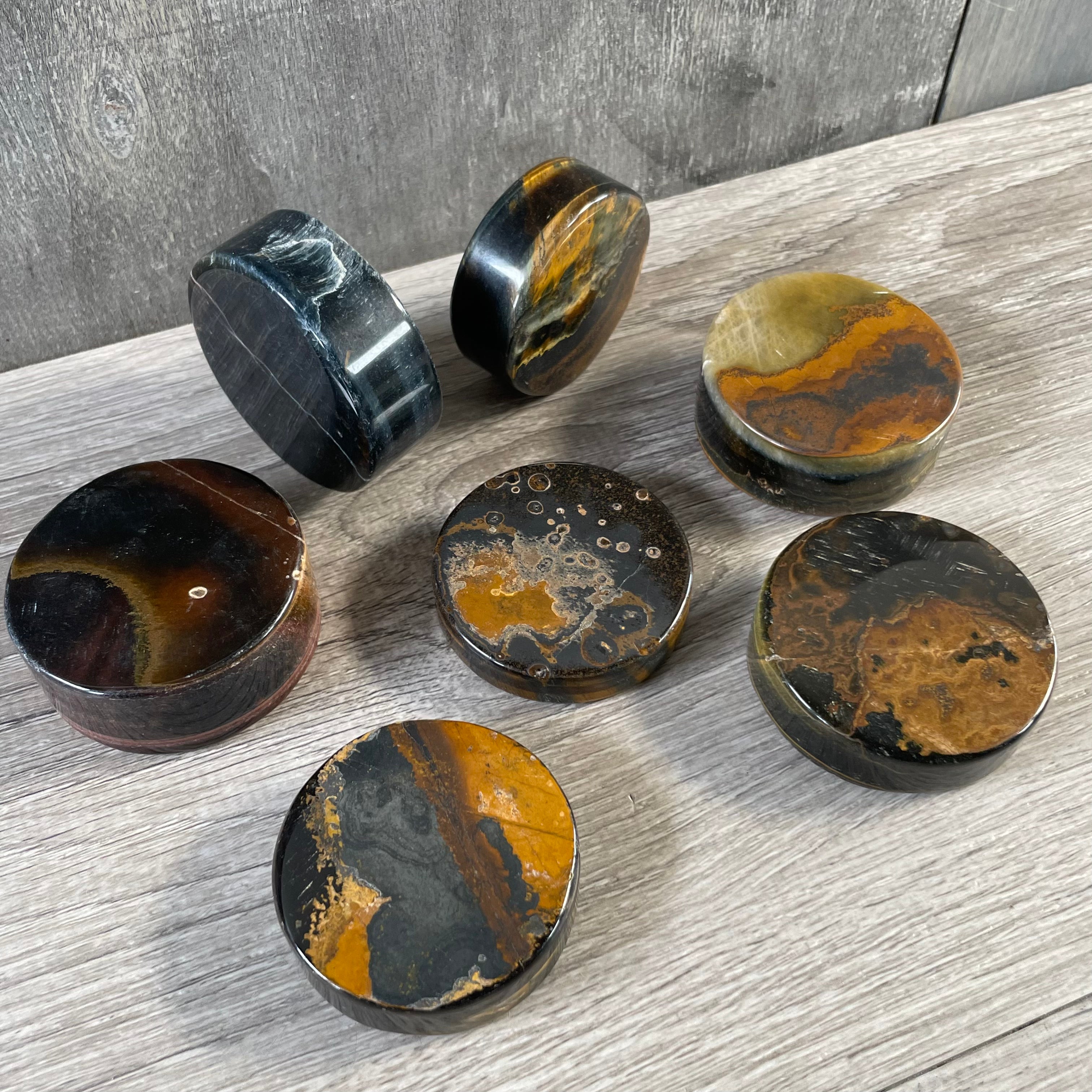 tiger eye Wholesale 2 inch gemstone flat disk for display 