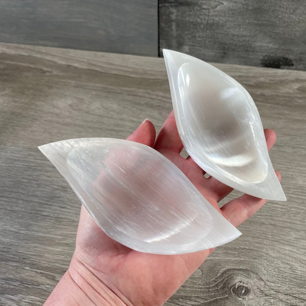 flame shaped crystal display bowl