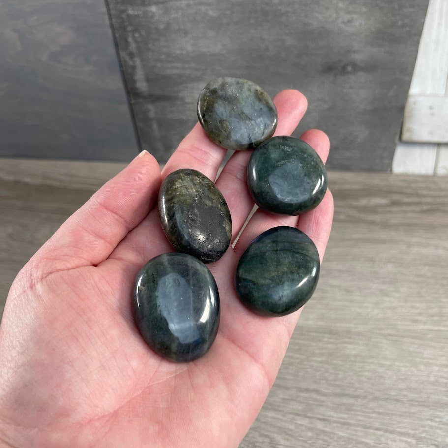 labradorite crystal wholesale supplier, palm stones