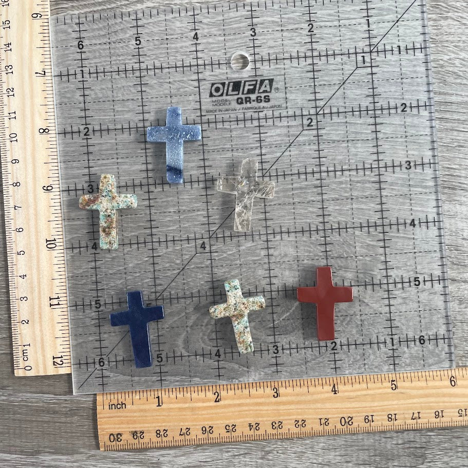 Gemstone Cross Figurine – Carved Crystal Cross for Gift Shops