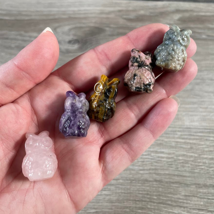 Small Gemstone Owl Figurine – Crystal Decor, Carved Stone Animal Statue, Mini Collectible
