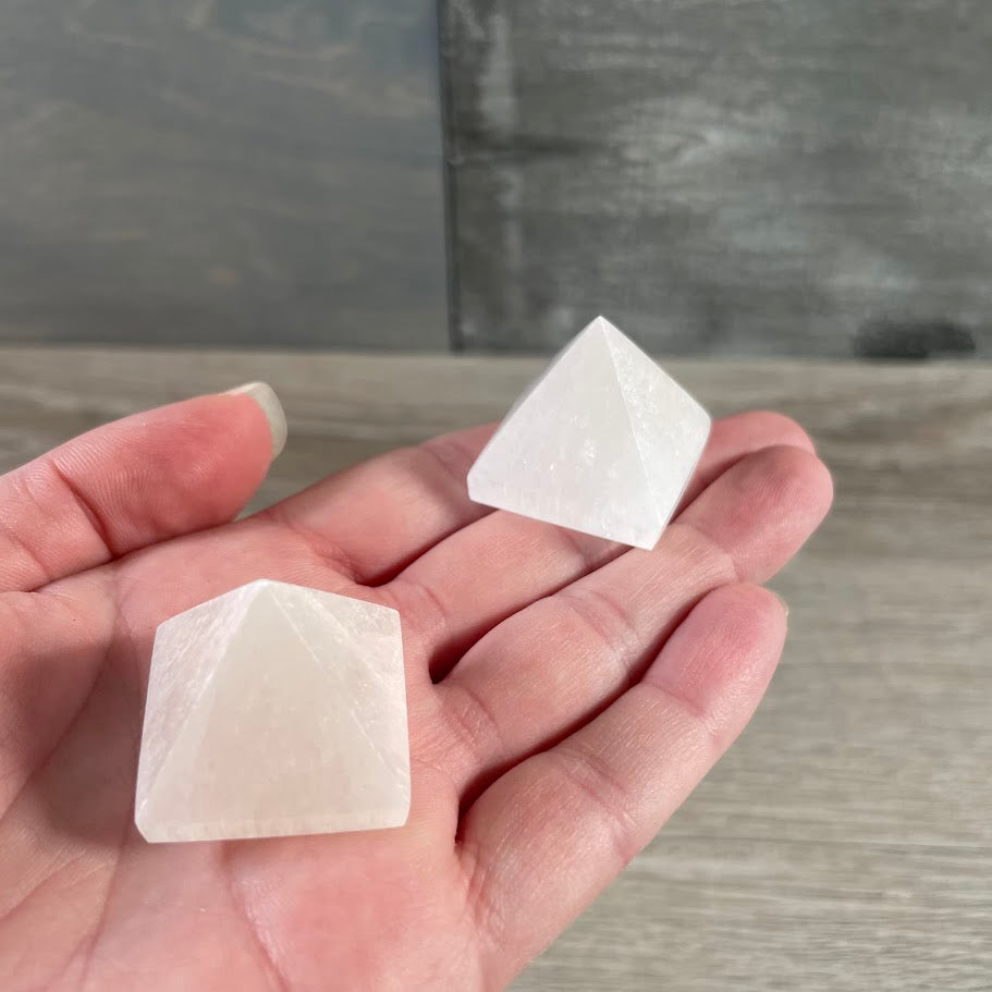small selenite pyramid bulk orders