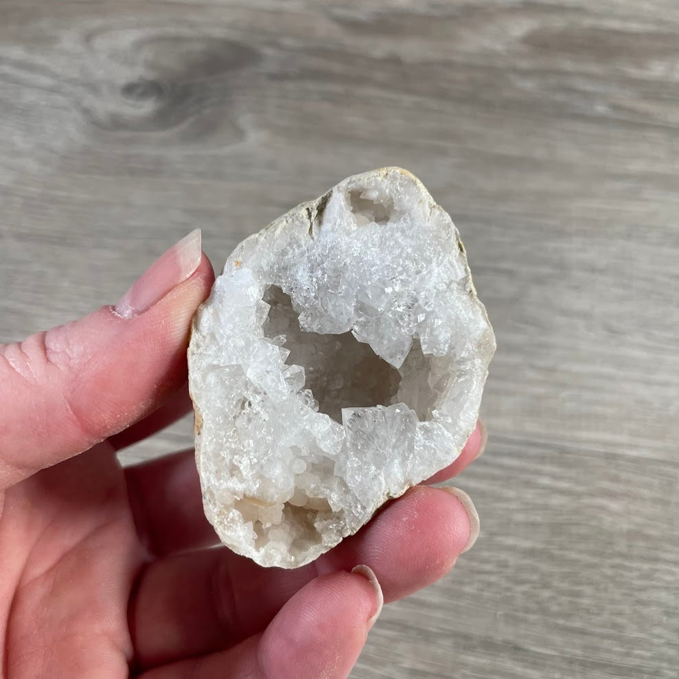 Moroccan quartz geode wholesale crystal supply