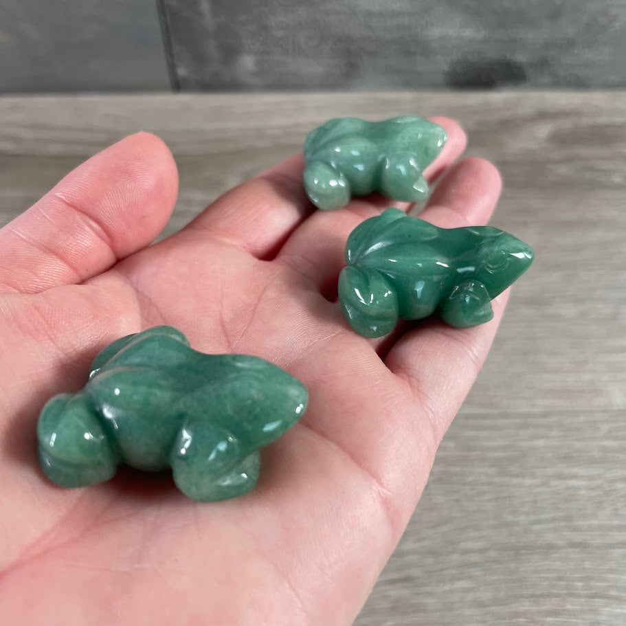 Bulk gemstone frog carvings in aventurine 