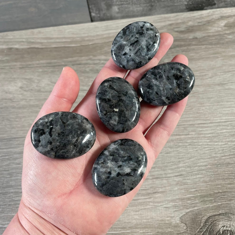 Gemstone Palm Stones 45mm – Bulk Crystal Supplies