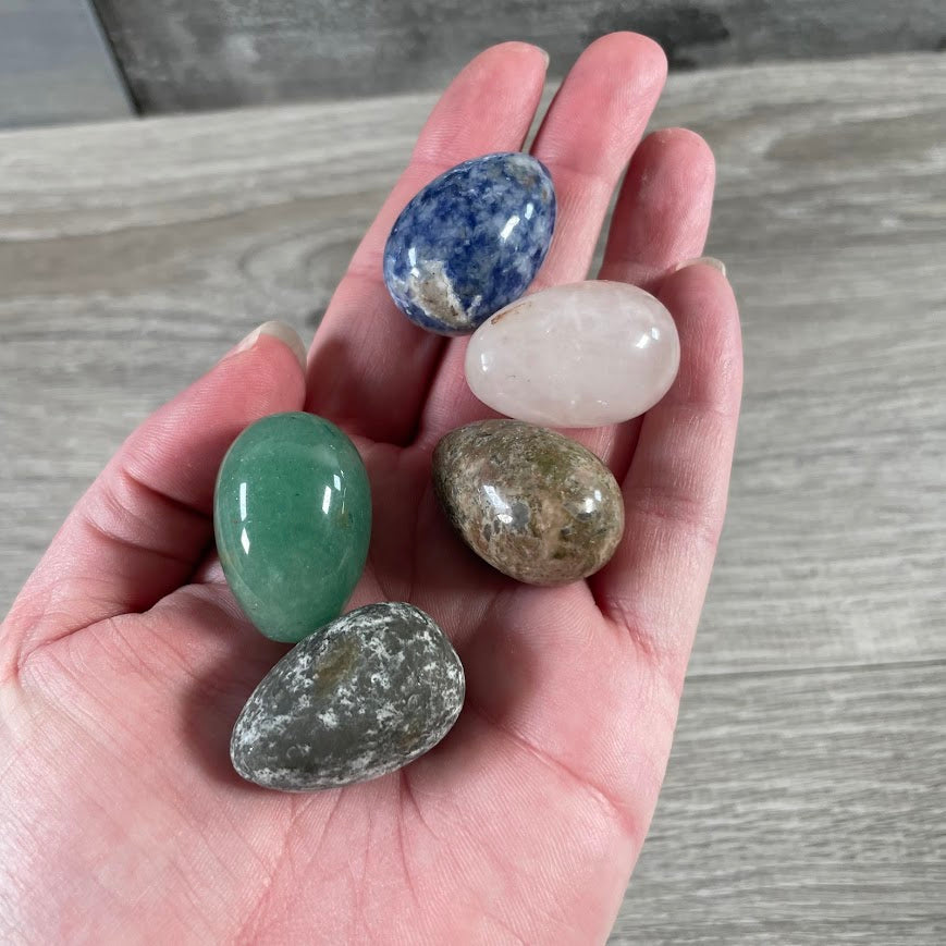 Gift shop bulk gemstone eggs display