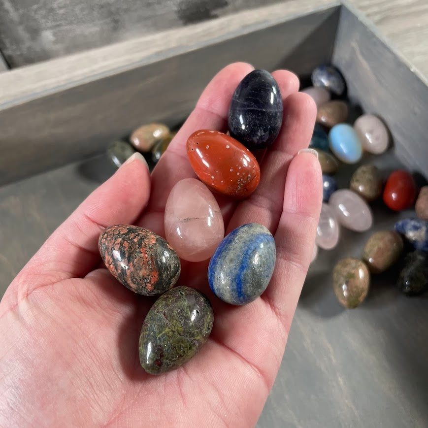 Small assorted gemstone eggs for crystal shop wholesale