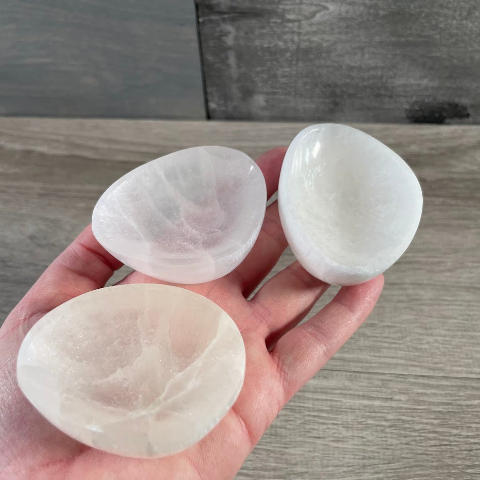 Wholesale Selenite Bowls – Assorted Shapes & Sizes | Crystal Charging Bowls